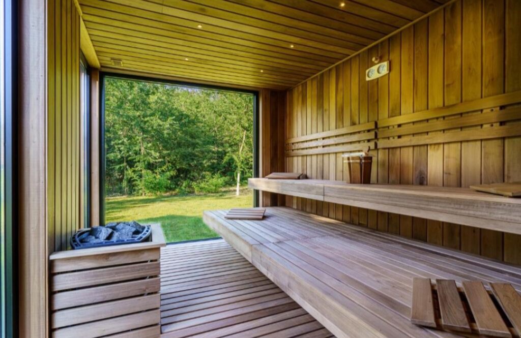 Screenshot_20251007_220200_Bookingcom