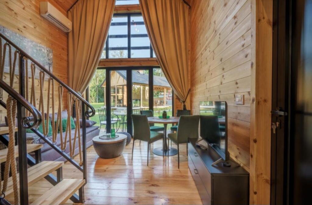 Screenshot_20251007_220217_Bookingcom